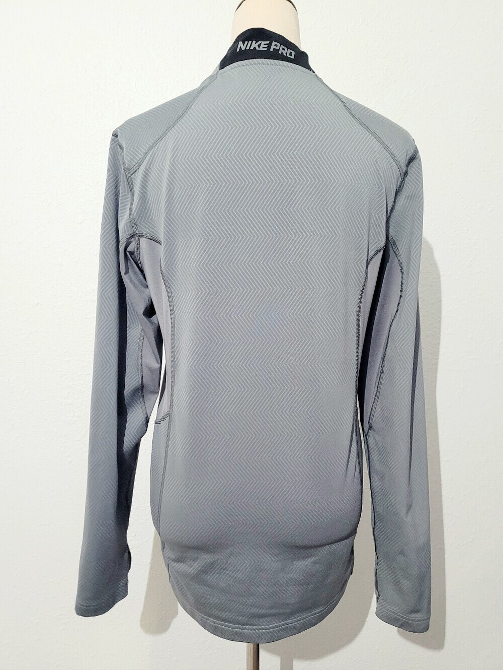 Nike Pro Hyperwarm Dri-FIT 1/4 Zip Gray Pullover Thumb Holes Women's Med Fitted - Picture 5 of 14